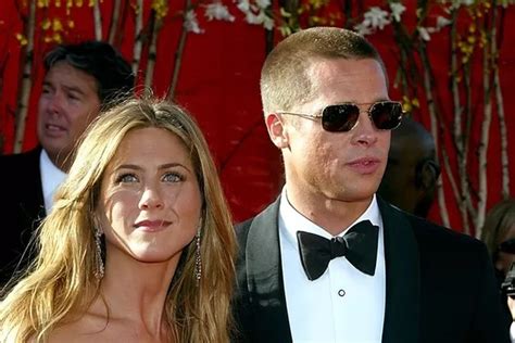 aniston brad pitt|Jennifer Aniston tem dado forte apoio a Brad Pitt, seu。